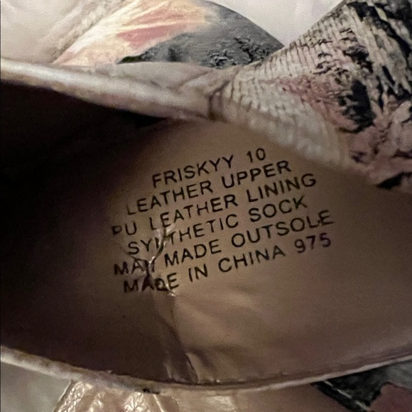 Betsey Johnson Malissa d'Orsay Pump in Multi-color Floral Pattern Oversized Bow - Picture 9 of 12